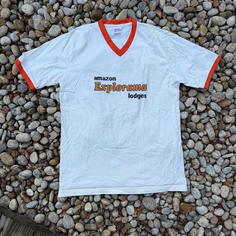 M Retro V-neck Amazons Tee
